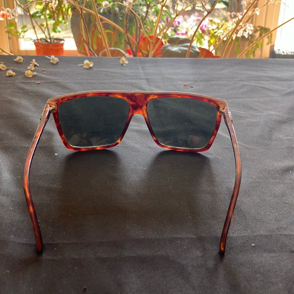 Tortoise Shell Square Sunglasses - Picture 3 of 4